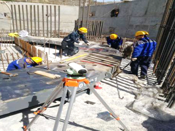 施工現(xiàn)場(chǎng)滑道