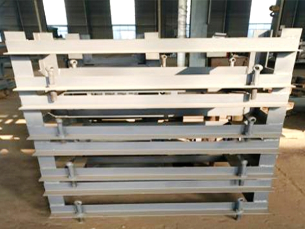 滑道調(diào)節(jié)支座